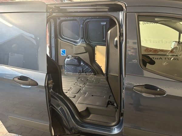 Ford Transit Courier 2021