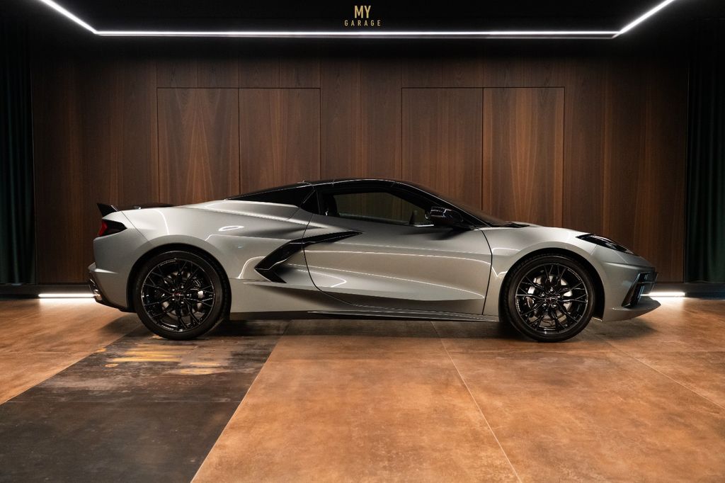 Corvette C8 2025