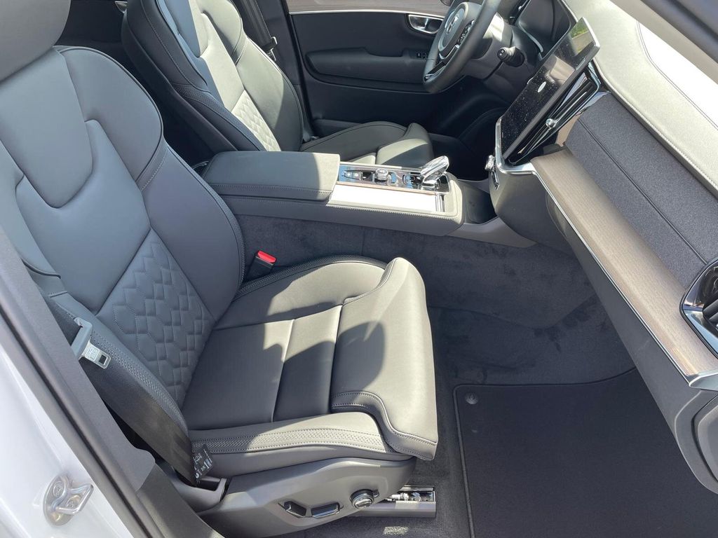 Volvo XC90 2025