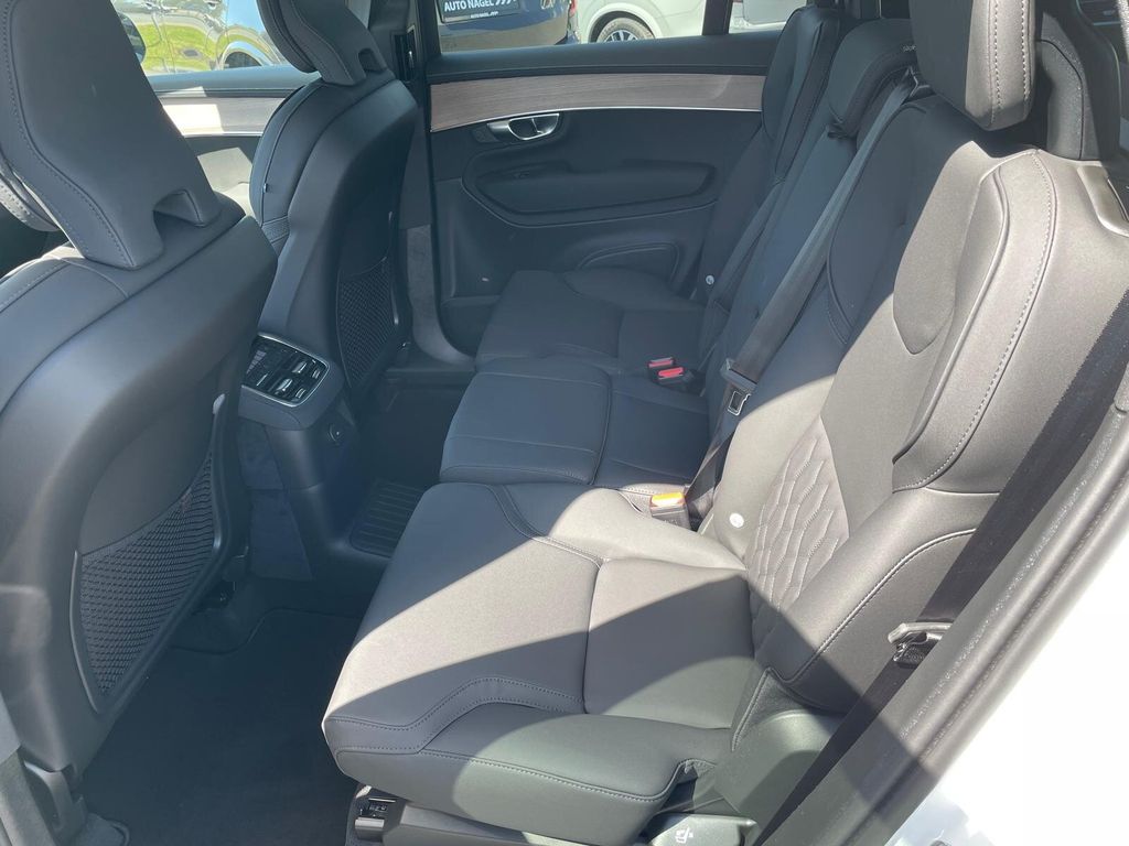 Volvo XC90 2025