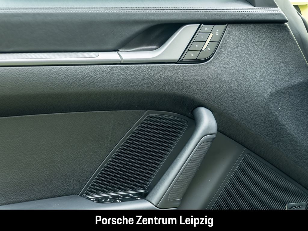 Porsche 992 2025