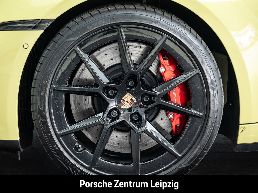 Porsche 992 2025
