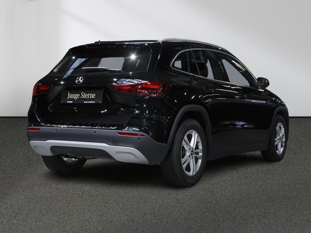 Mercedes-Benz GLA 200 2024