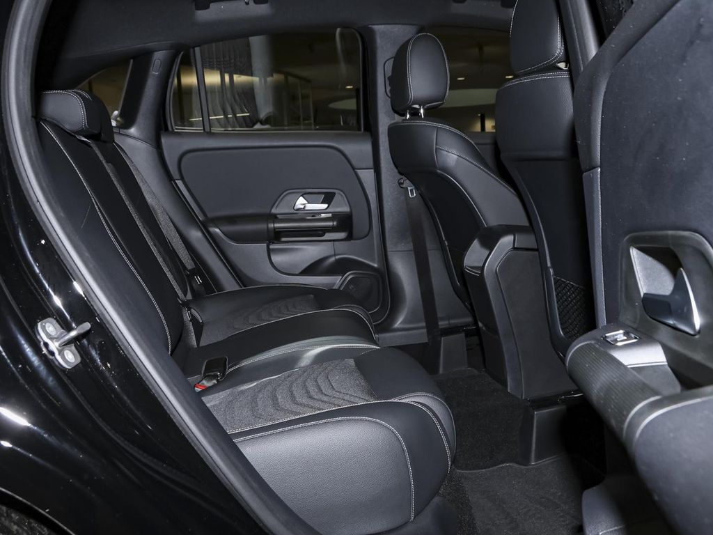 Mercedes-Benz GLA 200 2024