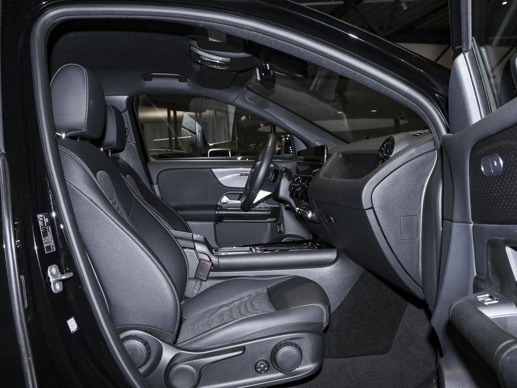 Mercedes-Benz GLA 200 2024