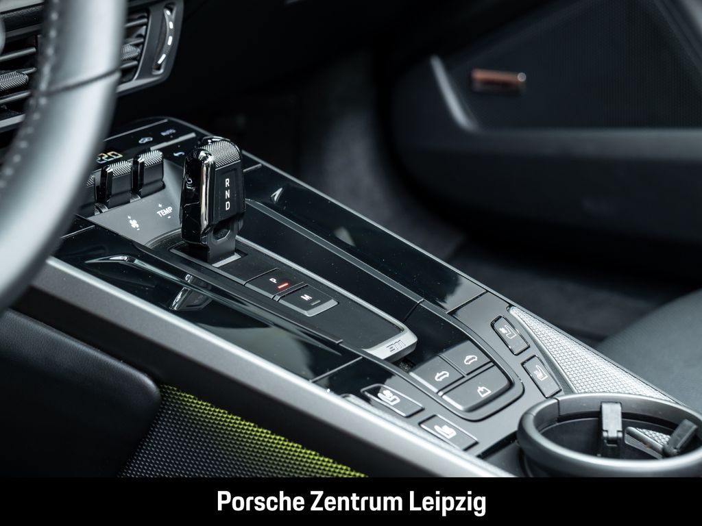 Porsche 992 2025