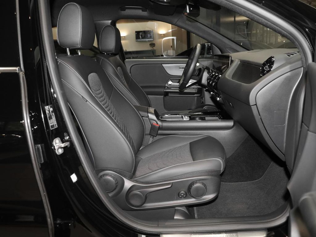 Mercedes-Benz GLA 200 2024