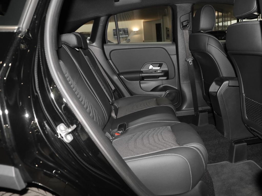 Mercedes-Benz GLA 200 2024