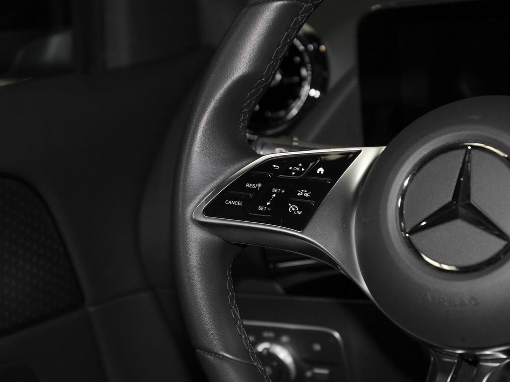 Mercedes-Benz GLA 200 2024