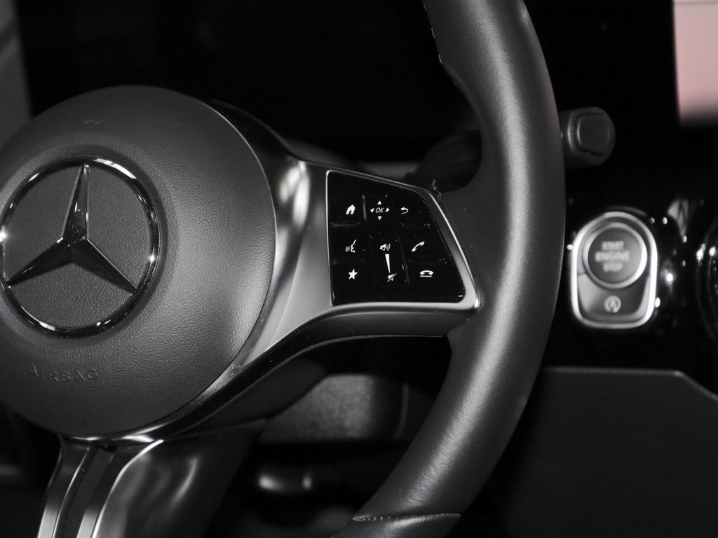 Mercedes-Benz GLA 200 2024