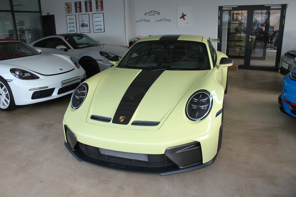 Porsche 911 2025