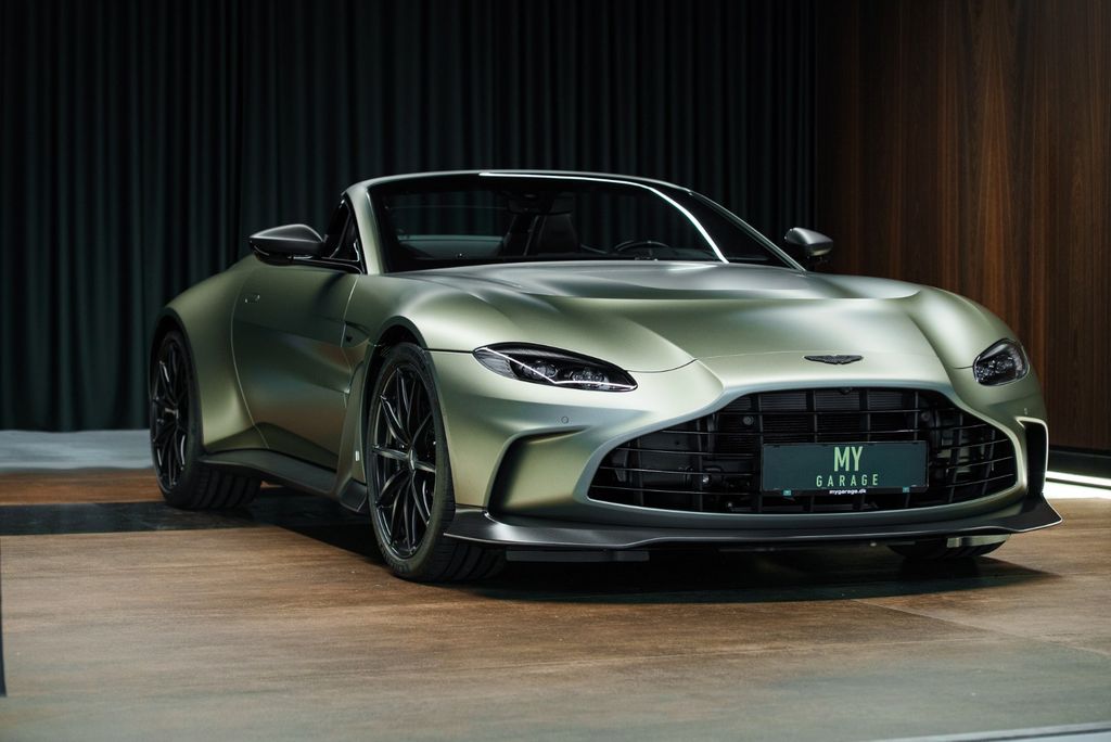 Aston Martin V12 Vantage 2023
