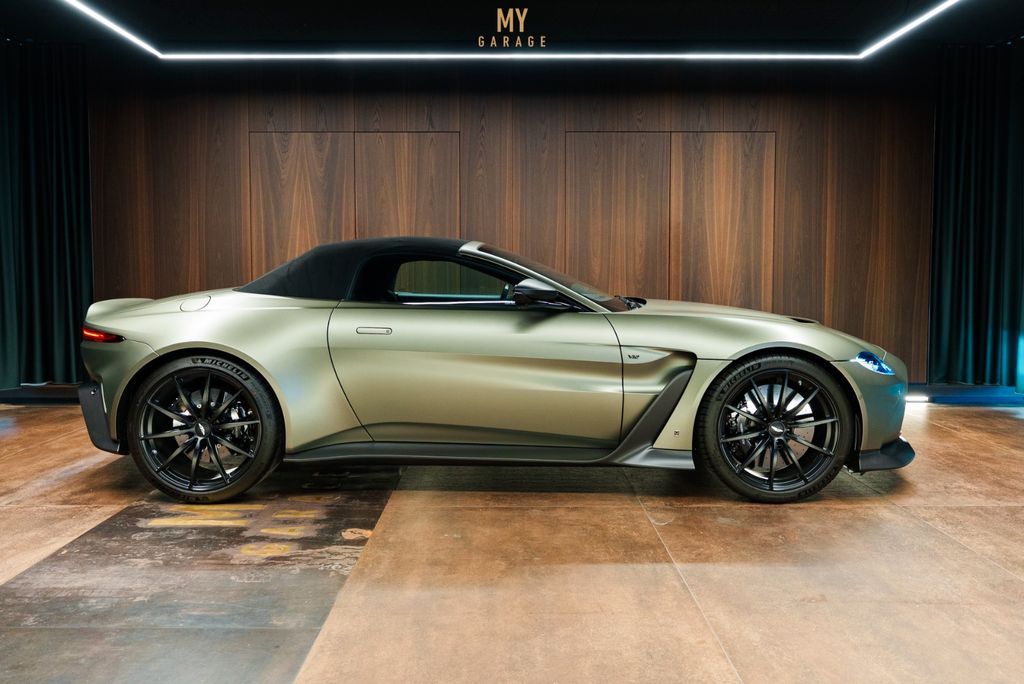 Aston Martin V12 Vantage 2023