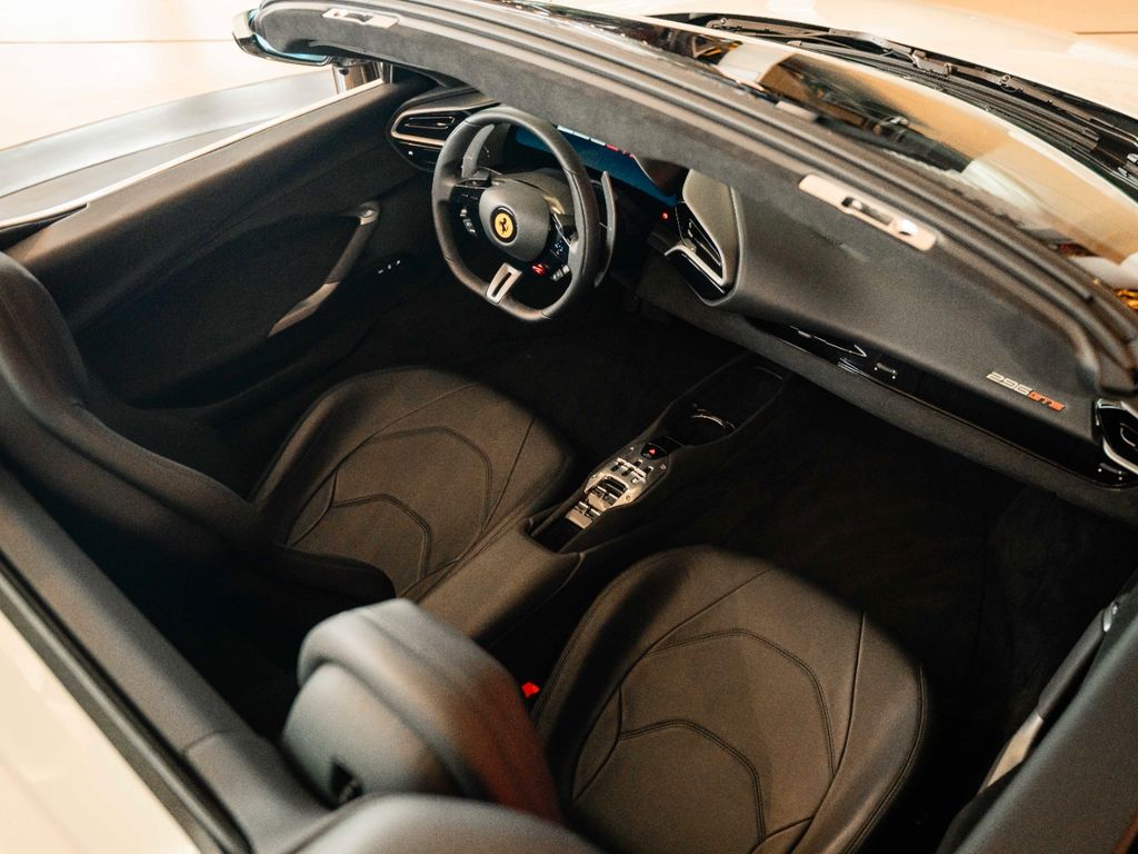 Ferrari 296 GTS 2025