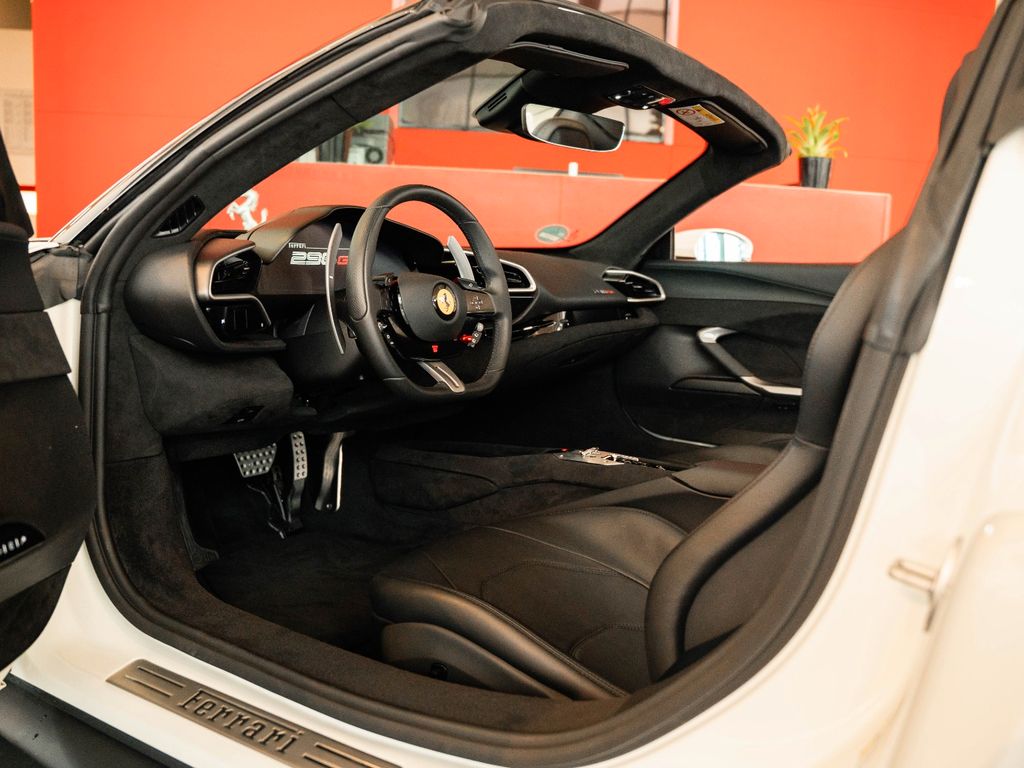 Ferrari 296 GTS 2025