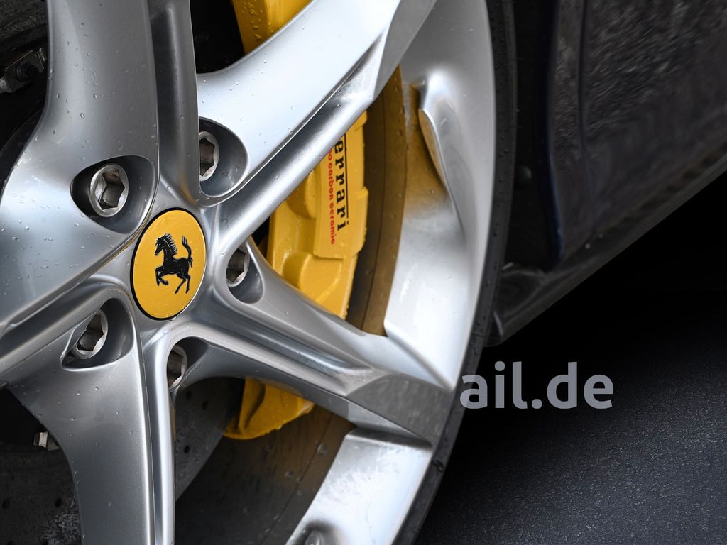 Ferrari SF90 2023