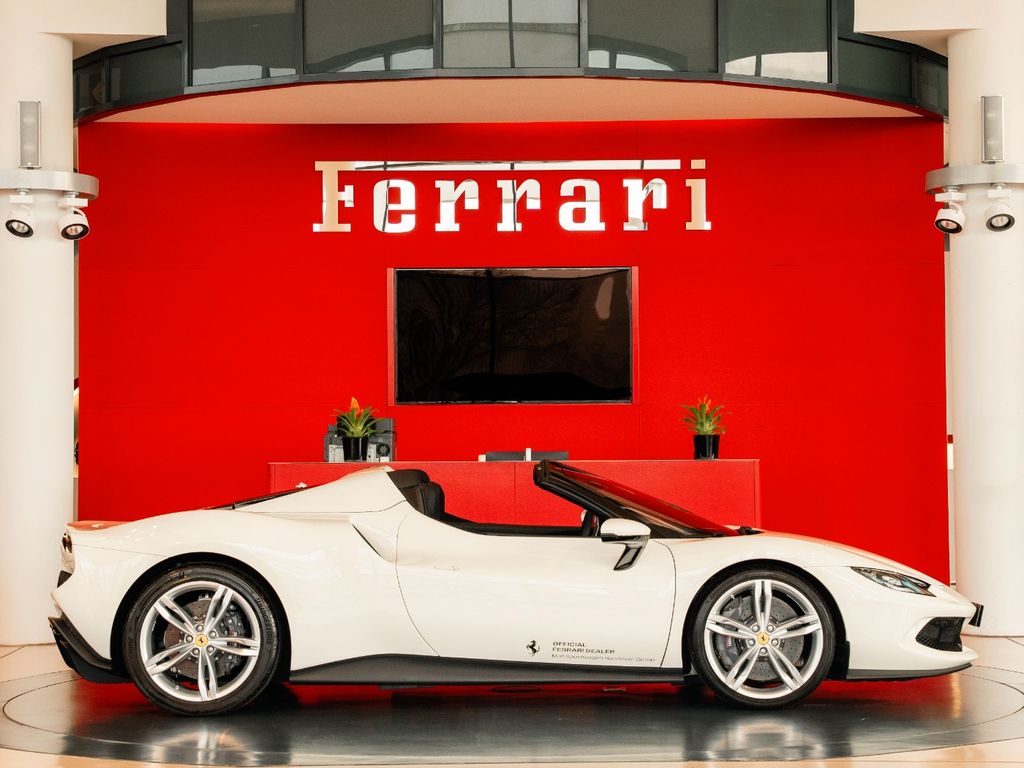 Ferrari 296 GTS 2025