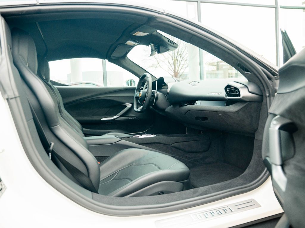 Ferrari 296 GTS 2025