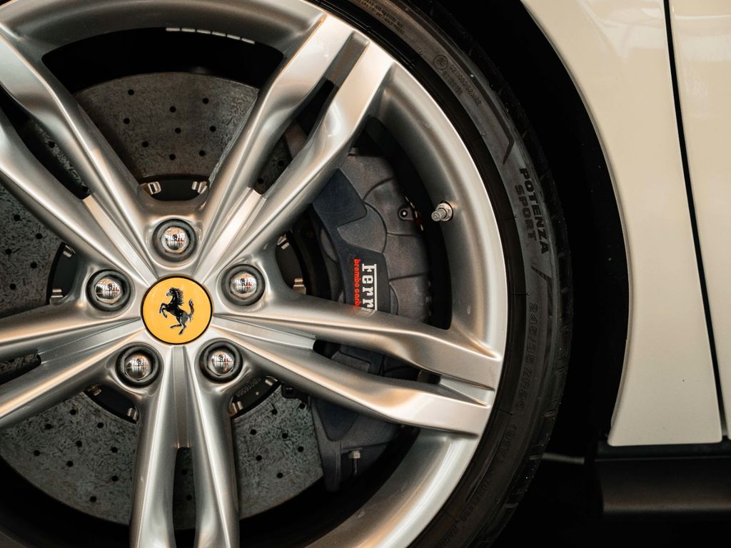 Ferrari 296 GTS 2025