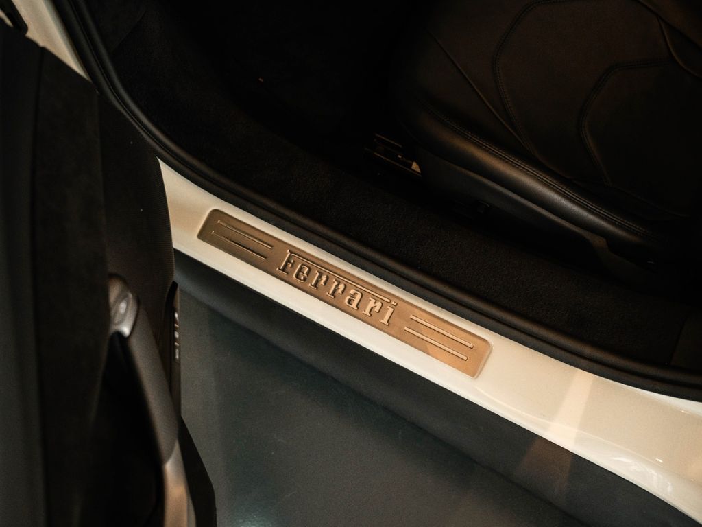 Ferrari 296 GTS 2025