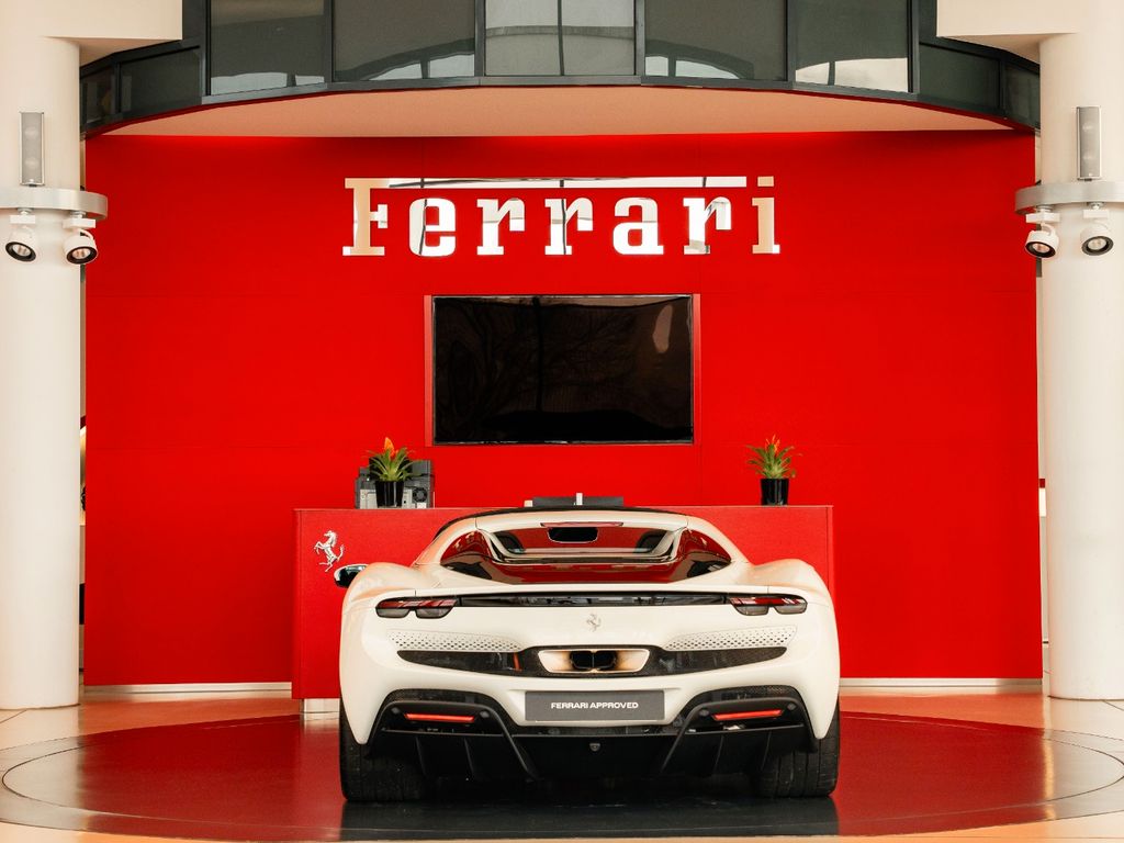 Ferrari 296 GTS 2025