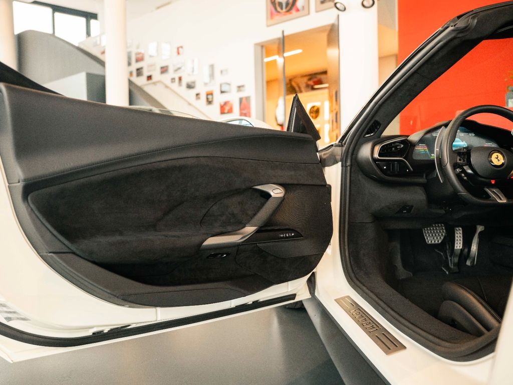 Ferrari 296 GTS 2025