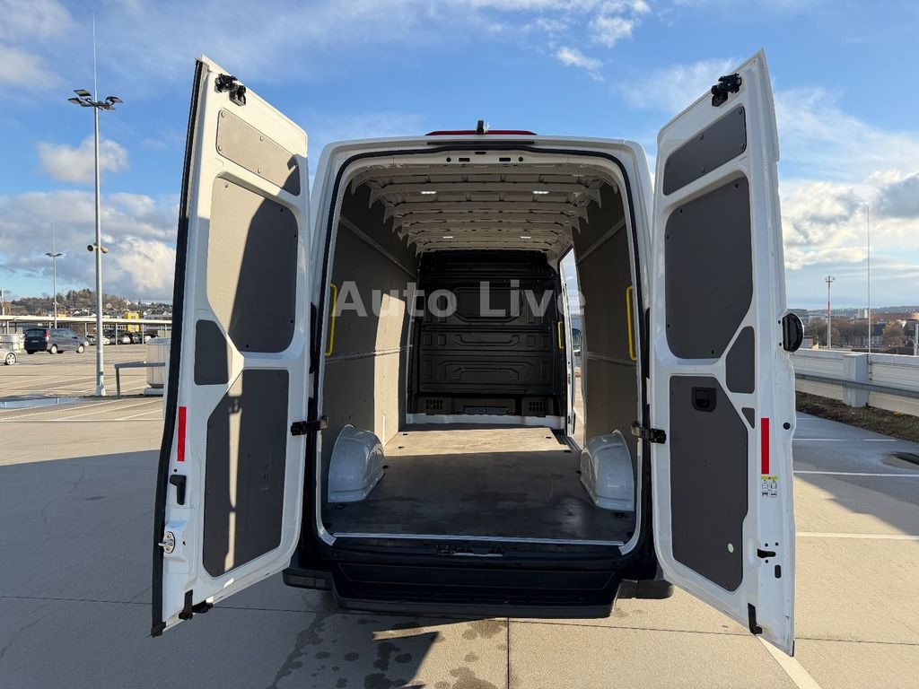 Volkswagen Crafter 2024