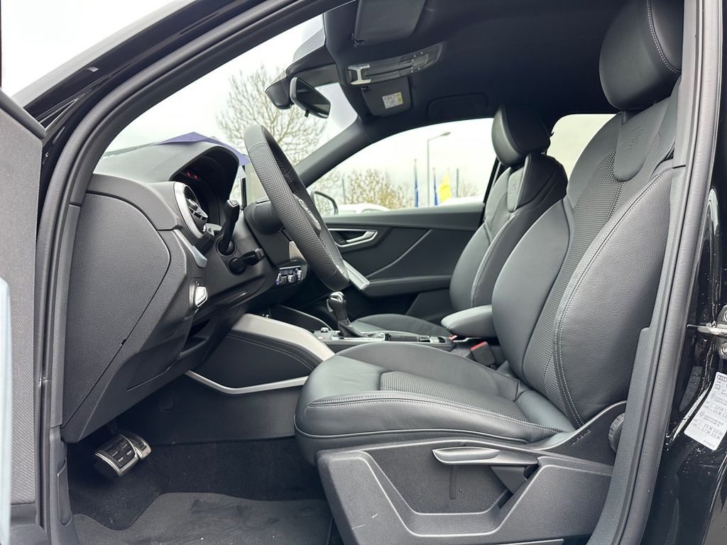 Audi SQ2 2025