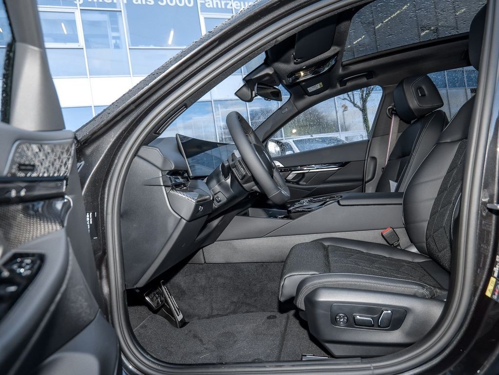 BMW i5 2025