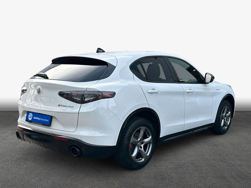 Alfa Romeo Stelvio 2025