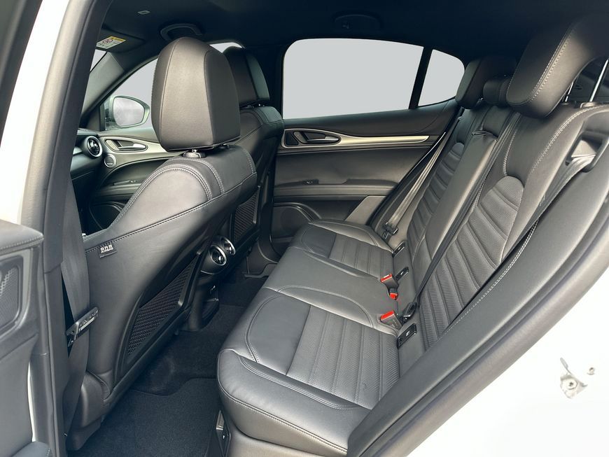 Alfa Romeo Stelvio 2025