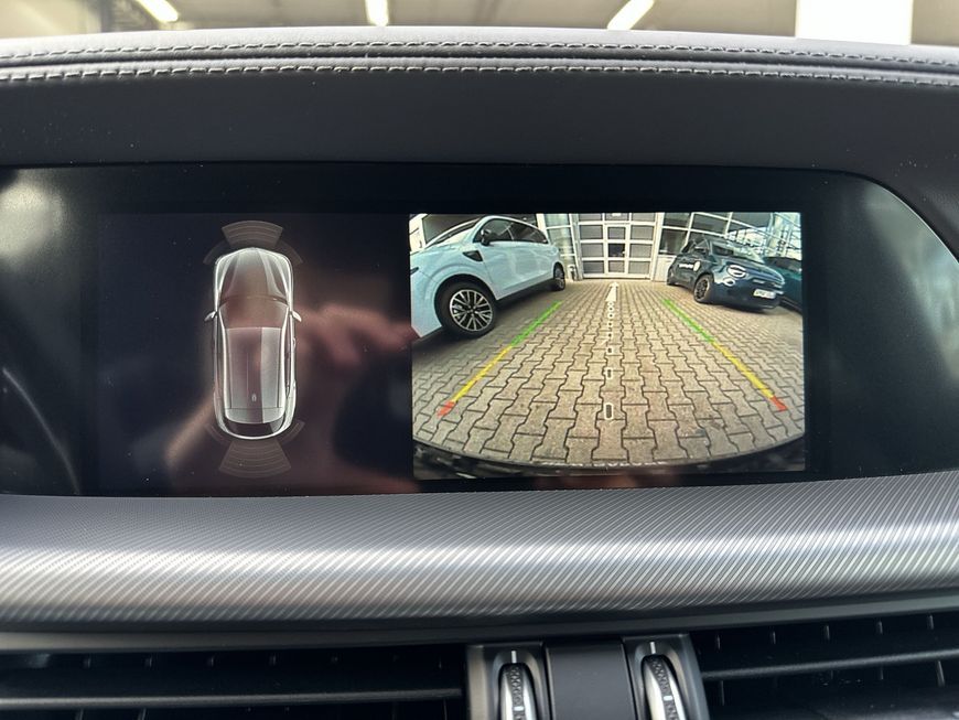 Alfa Romeo Stelvio 2025