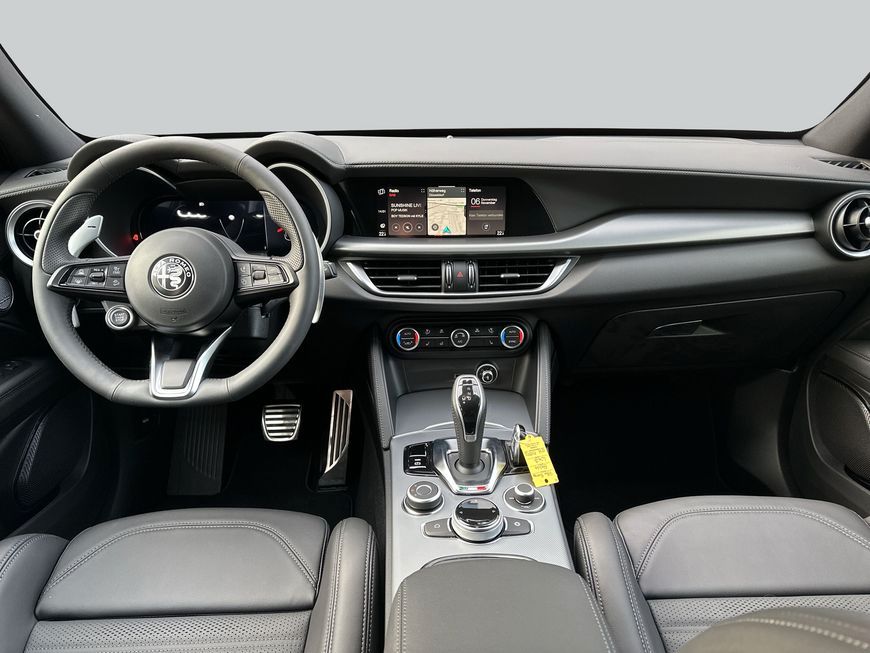 Alfa Romeo Stelvio 2025