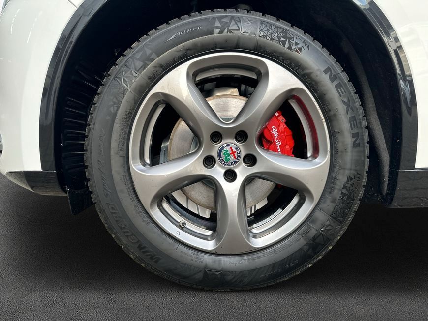 Alfa Romeo Stelvio 2025