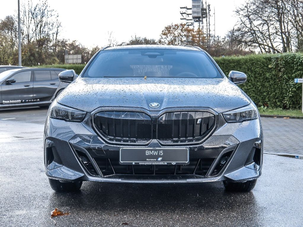 BMW i5 2025