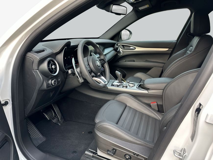 Alfa Romeo Stelvio 2025