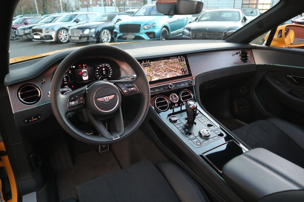 Bentley Continental GTC 2024