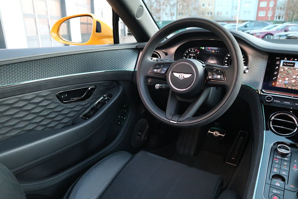 Bentley Continental GTC 2024
