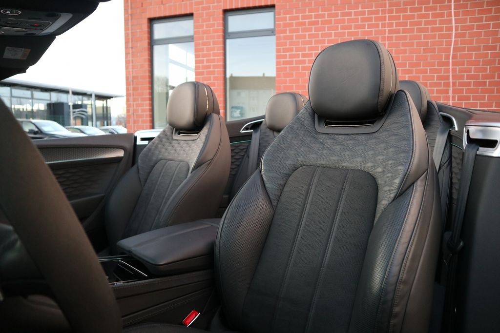 Bentley Continental GTC 2024