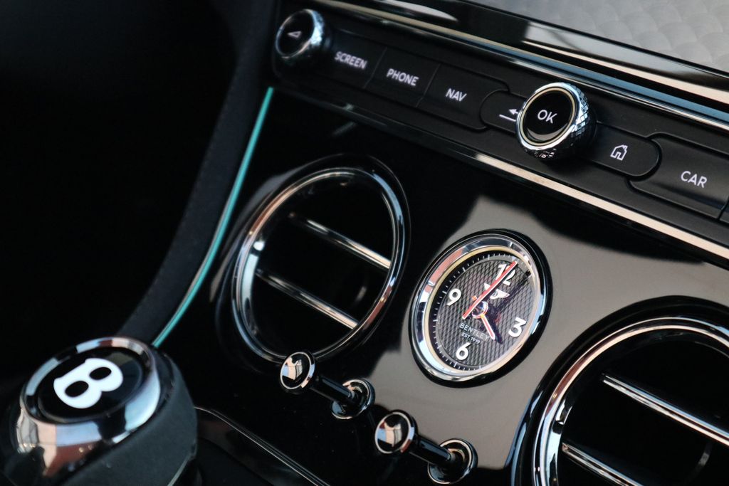 Bentley Continental GTC 2024