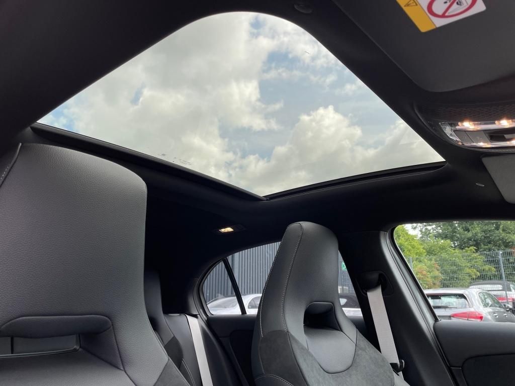 Mercedes-Benz A 250 2025