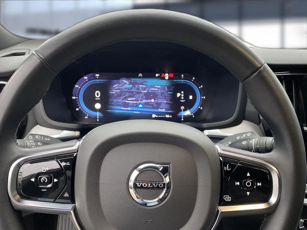 Volvo V60 Cross Country 2023