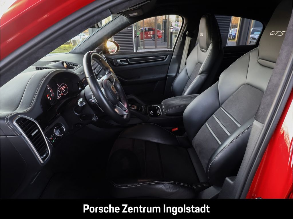 Porsche Cayenne 2022