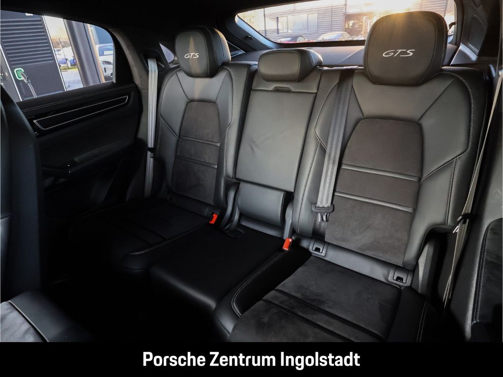 Porsche Cayenne 2022