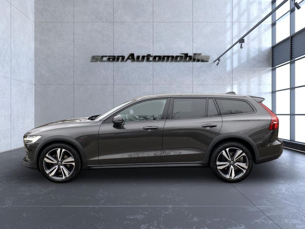 Volvo V60 Cross Country 2023