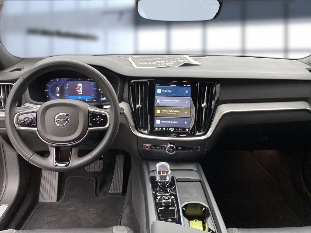 Volvo V60 Cross Country 2023