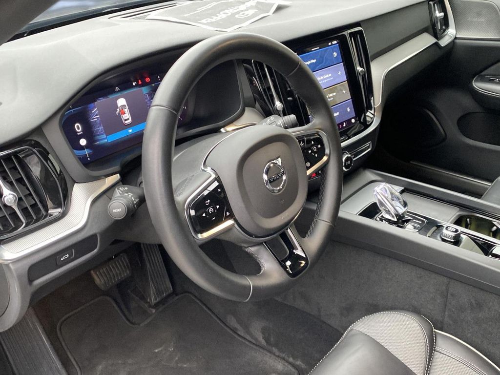 Volvo V60 Cross Country 2023