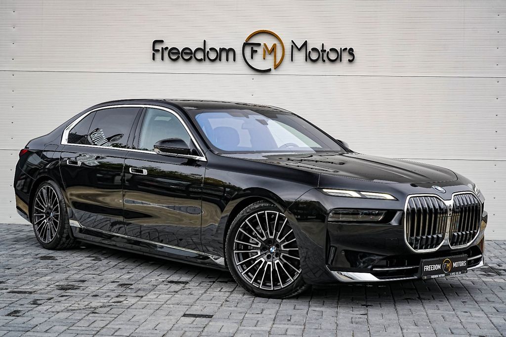 BMW 750 2024