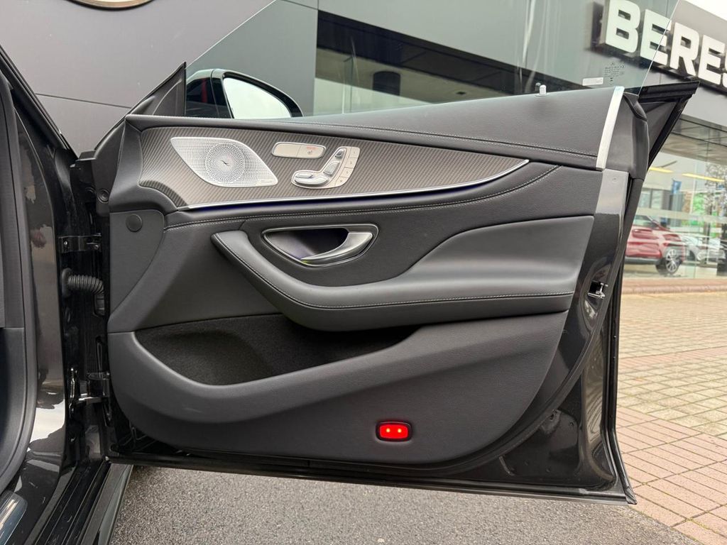 Mercedes-Benz AMG GT 2025