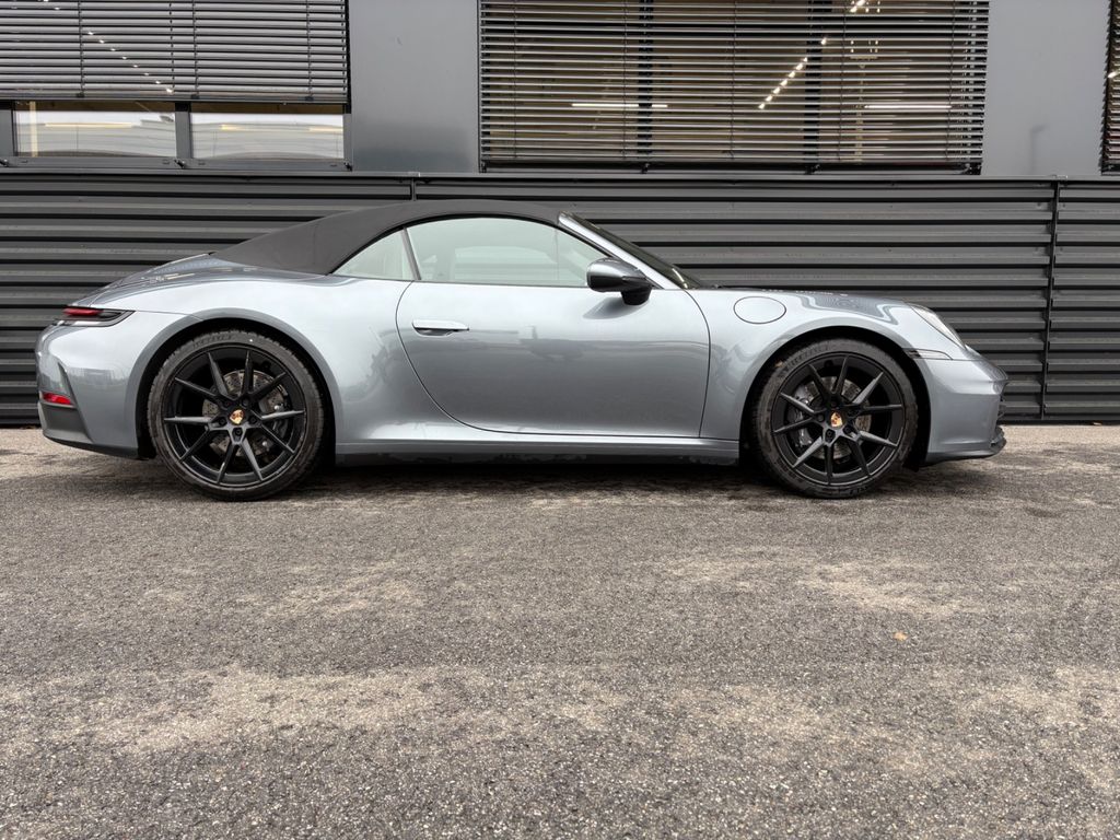 Porsche 992 2025